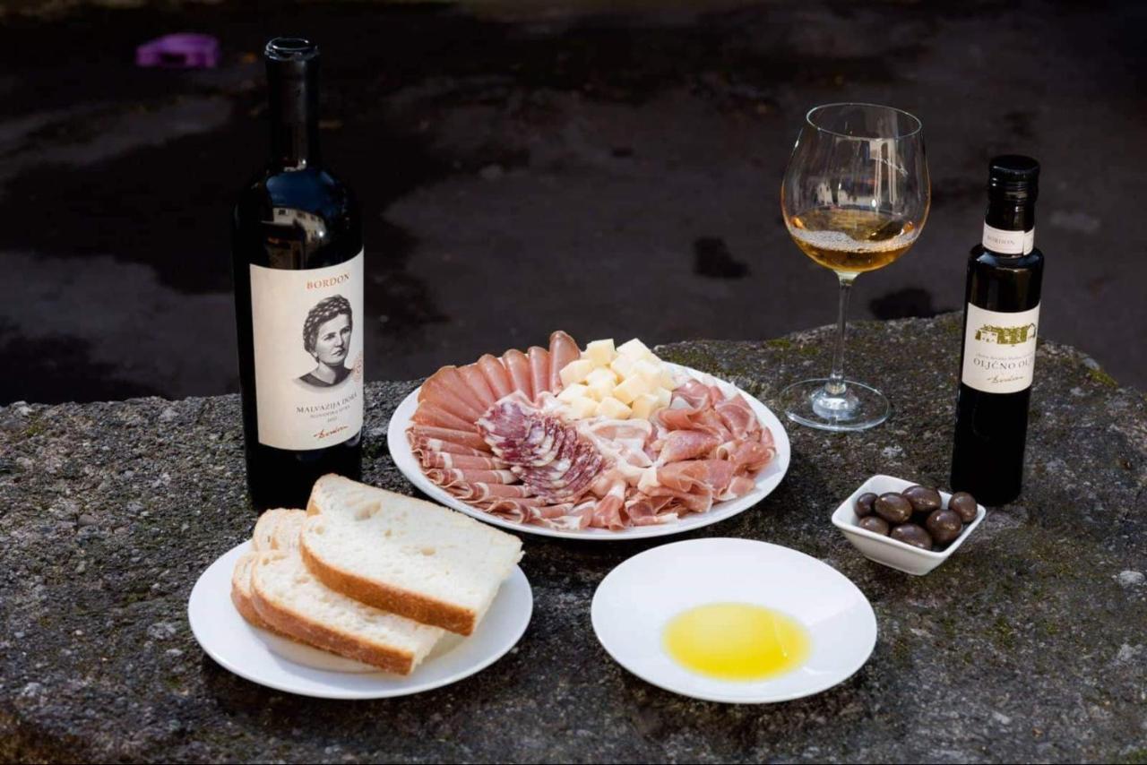 Bordon Wines, Estate With Accommodation Dekani المظهر الخارجي الصورة